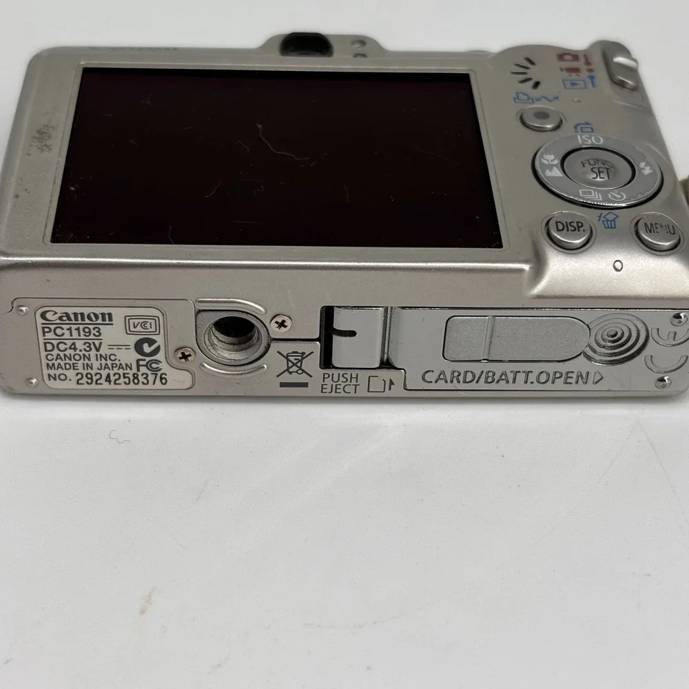 Canon PowerShot SD600 Digital ELPH Camera Silver 6.0MP Bundle Multiple Batteries